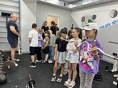 Для ребят летнего лагеря "Буратино" состоялась экскурсия в тренажерный зал и на волейбольную площадку