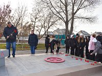 В п. Михайловский в День Героев Отечества возложили цветы к Обелиску